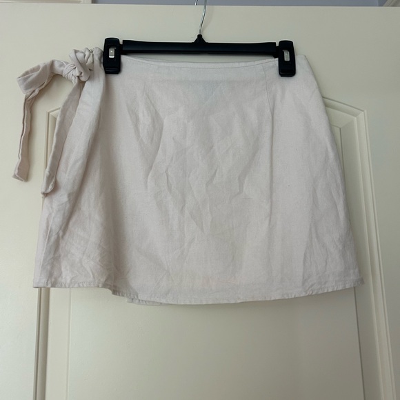 Women’s wrap-around Skirt | Size Medium | Forever 21 - Picture 2 of 3